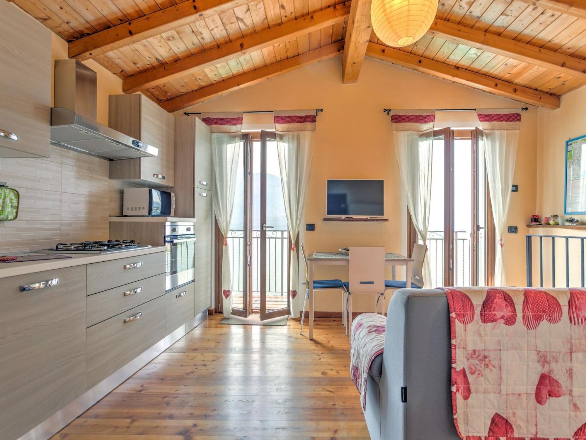 Wonderful Flat With Swimming Pool Lift And Garden Appartement Gravedona Buitenkant foto