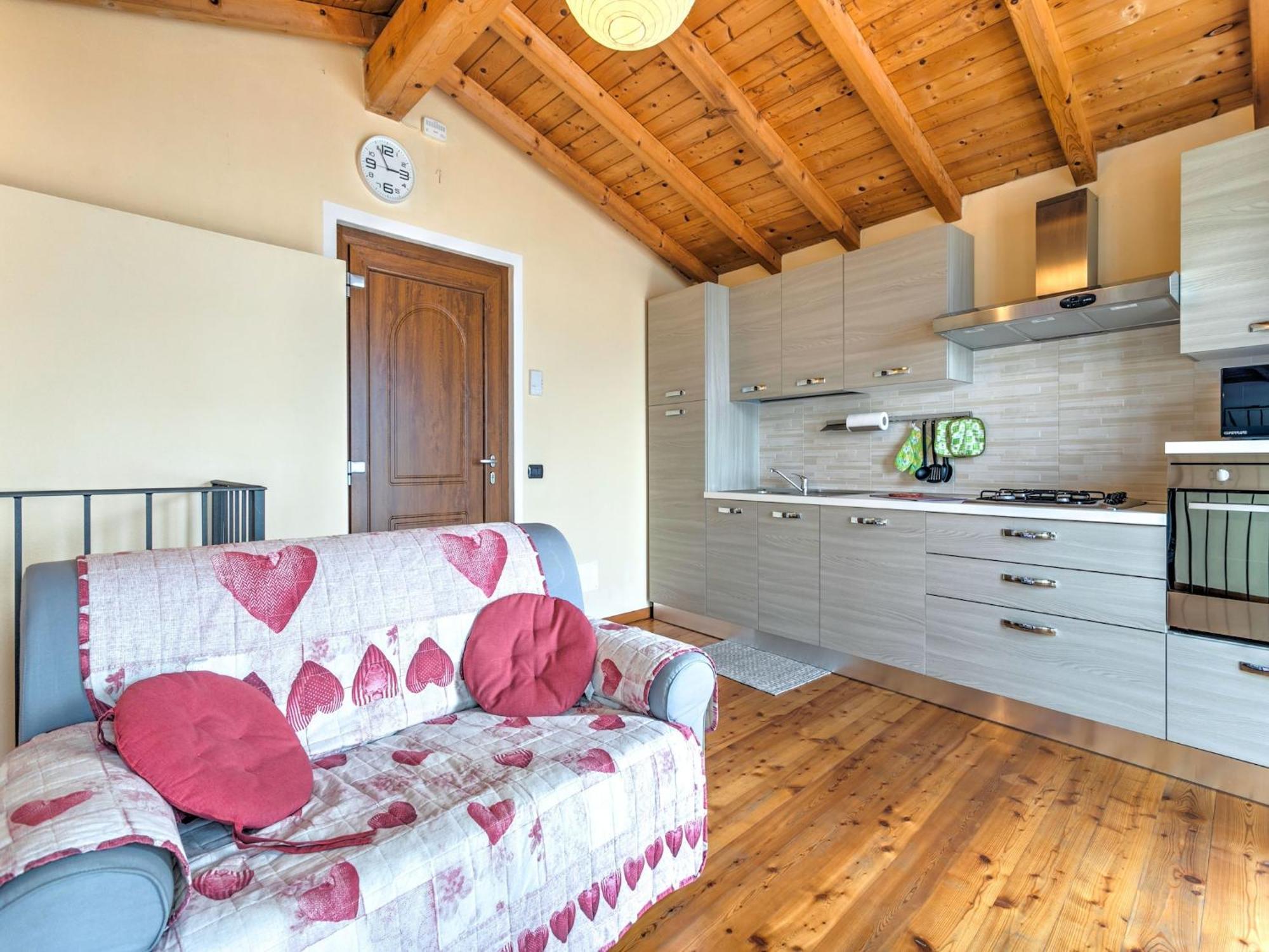 Wonderful Flat With Swimming Pool Lift And Garden Appartement Gravedona Buitenkant foto