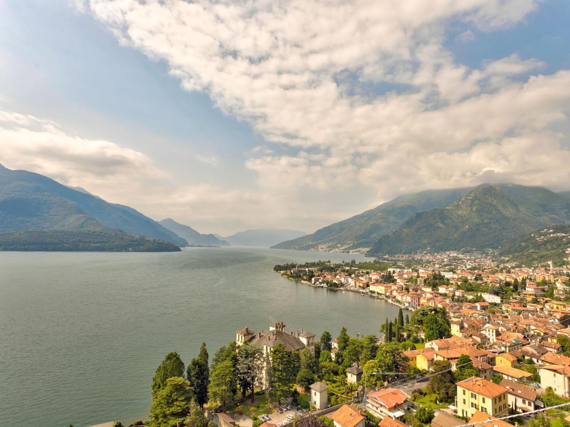 Wonderful Flat With Swimming Pool Lift And Garden Appartement Gravedona Buitenkant foto