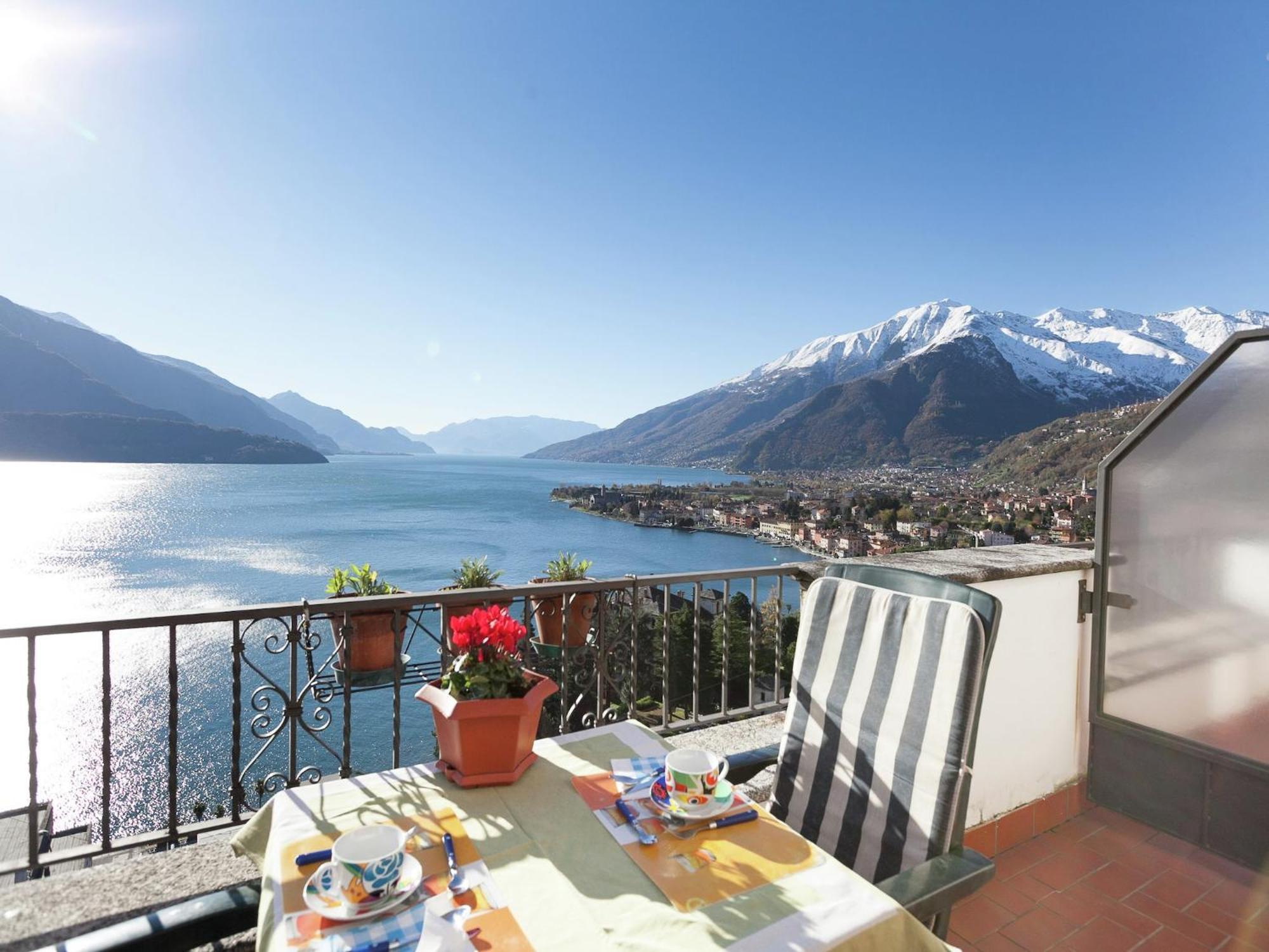 Wonderful Flat With Swimming Pool Lift And Garden Appartement Gravedona Buitenkant foto