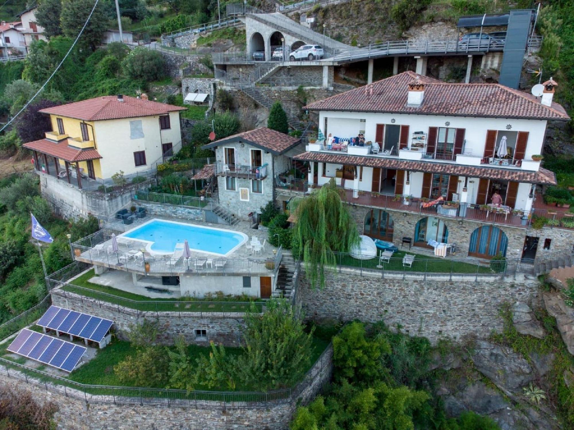 Wonderful Flat With Swimming Pool Lift And Garden Appartement Gravedona Buitenkant foto